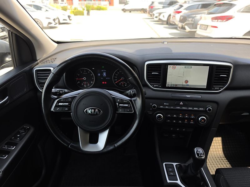 Kia Sportage (2021) 1,6TGDI 130kW man - fotka 12 z 16
