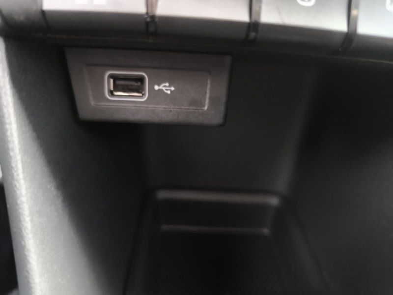 Škoda Rapid 1.0 TSi Ambition - fotka 19 z 23
