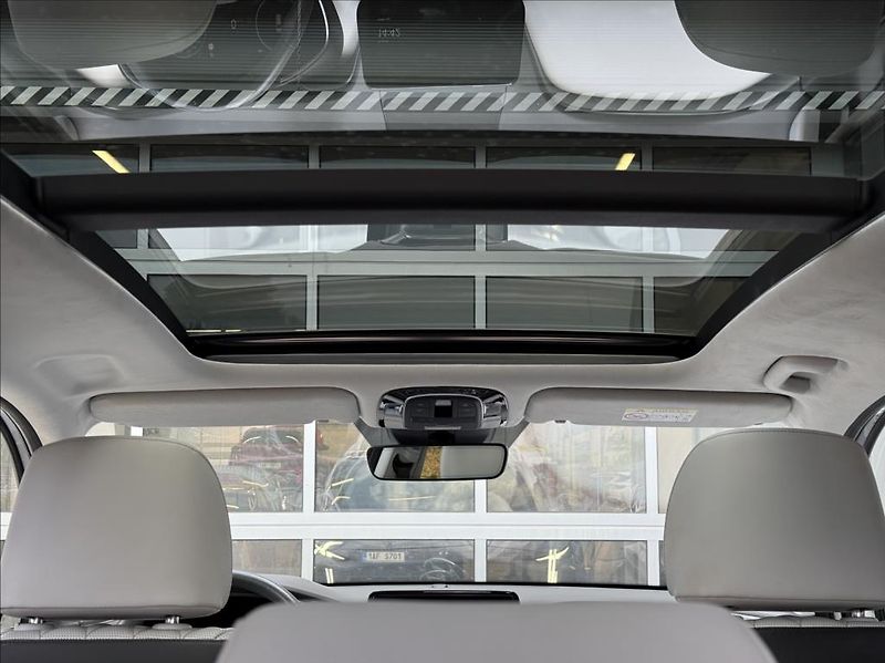Hyundai Santa Fe 1,6 T HEV 4x4 AT 7M  Luxury - fotka 21 z 26