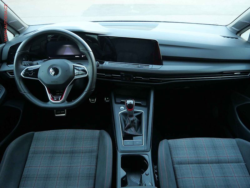Volkswagen Golf (2022) 2.0 TSi, GTi, LED - fotka 8 z 22