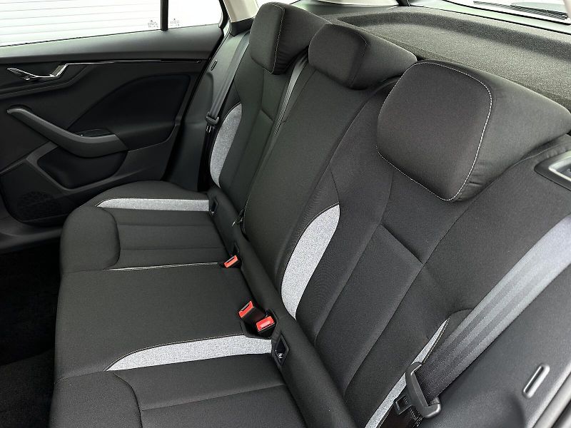 Škoda Kamiq 1.0TSi DSG 116PS KAMERA+PDC P/ - fotka 36 z 43