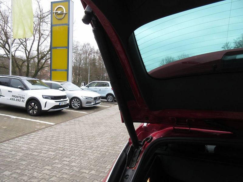 Opel Insignia GSi Sports Tourer F 2.0 SHT & - fotka 43 z 49
