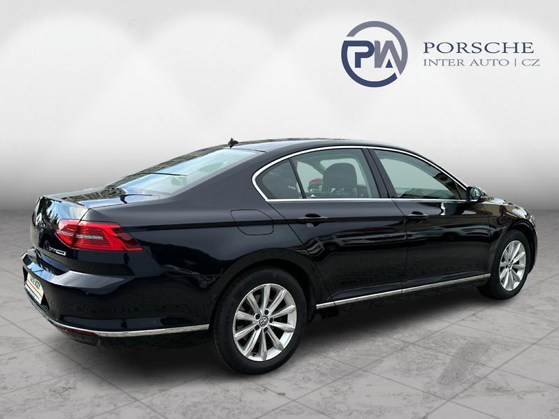 Volkswagen Passat 2.0TDI Highline 110Kw man 6st. - fotka 6 z 17