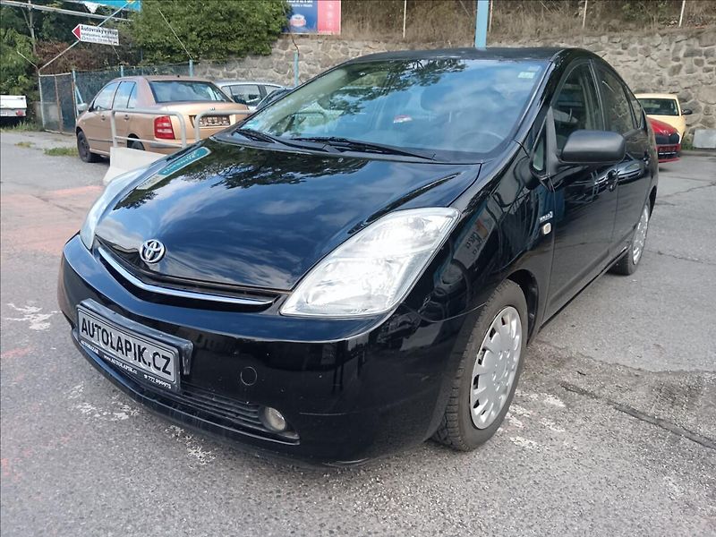 Toyota Prius 1,5 - fotka 3 z 21