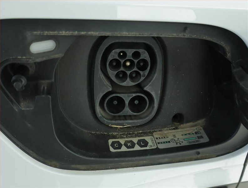 Volkswagen ID.4 (2023) Pro Perf. (82 kWh), SoH 93% - fotka 17 z 18