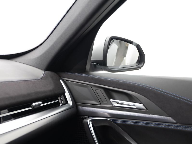 BMW X1 sDrive18i - fotka 16 z 22