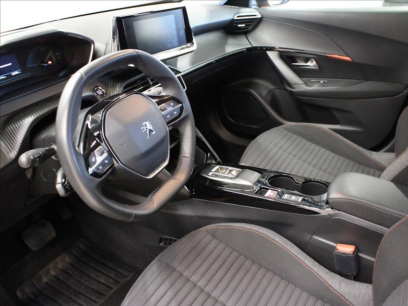 Peugeot 2008 0,0 e-2008 100kw/136hp - fotka 11 z 38