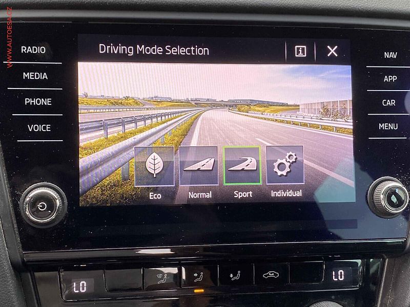 Škoda Octavia (2018) 2.0 TDi 4x4, RS, DSG, LED - fotka 18 z 19