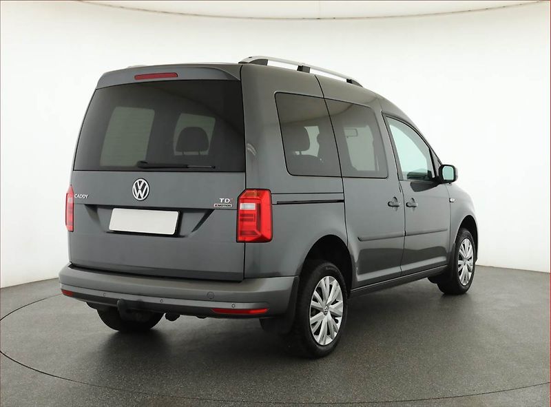 Volkswagen Caddy (2017) 2.0 TDI, 5Míst - fotka 5 z 16