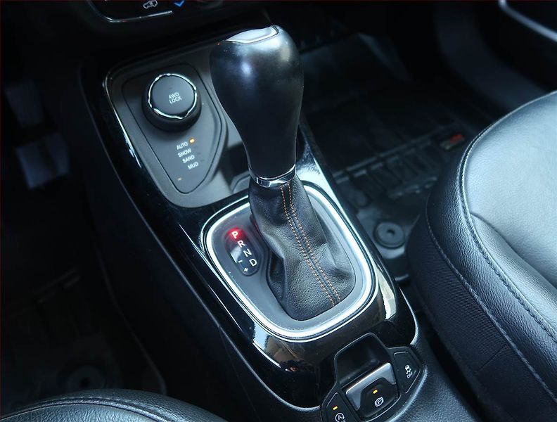 Jeep Compass (2019) 1.4 MultiAir, 4X4, Automat - fotka 13 z 21