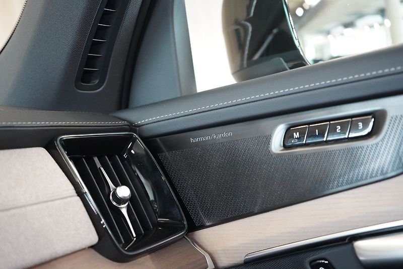 Volvo XC90 B5 PLUS Bright, Vzduch, 360° - fotka 42 z 50