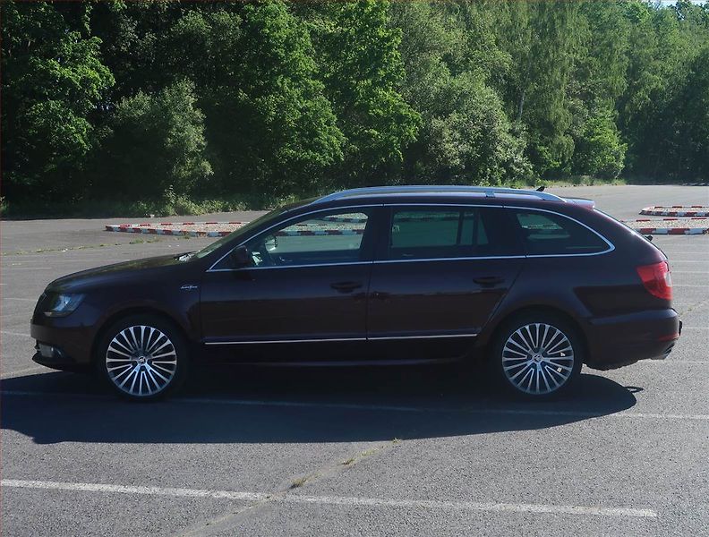Škoda Superb (2013) Laurin&Klement 2.0 TDI - fotka 3 z 15