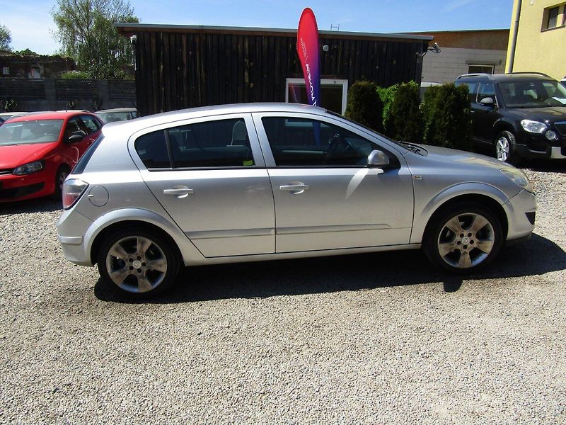 Opel Astra (2007) 1.8 16V AUTOMAT - fotka 9 z 35