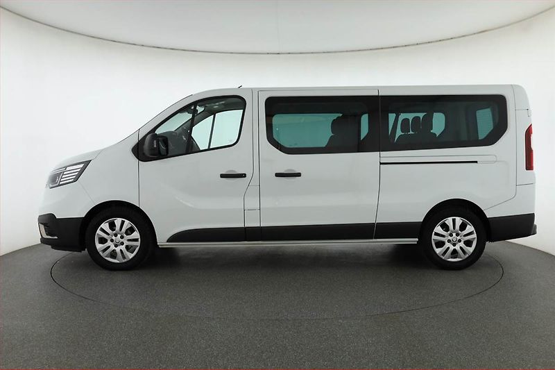 Renault Trafic (2023) 2.0 Blue dCi, Bus, 8Míst, ČR - fotka 3 z 17