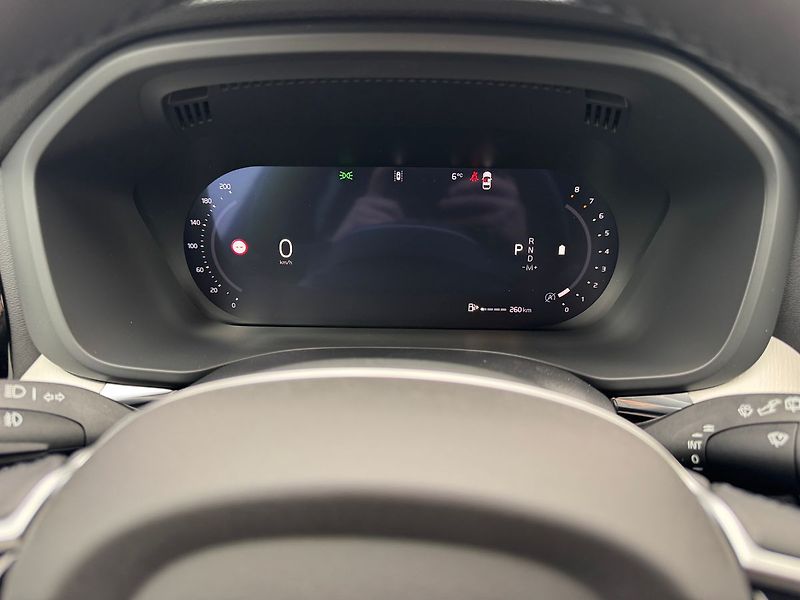 Volvo XC60 (2026) PLUS B5, kamery 360°, FULL LED - fotka 18 z 25