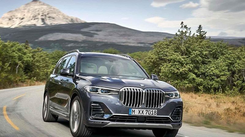 BMW X7 vs. Mercedes GLS vs. Volvo XC90 vs. Audi Q7