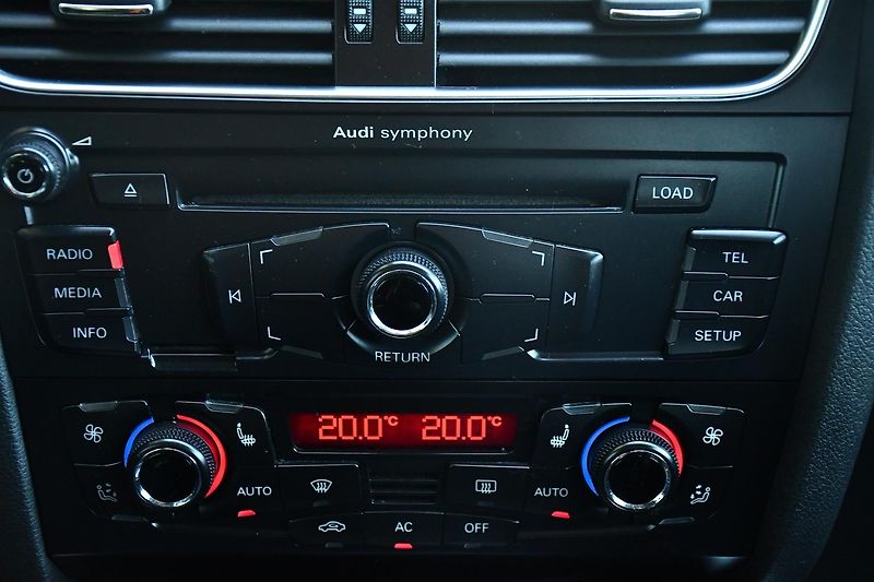 Audi S5 4.2FSI V8 MANUÁL QUATTRO - fotka 21 z 29