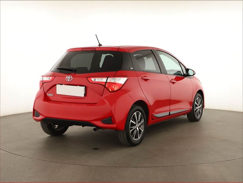 Toyota Yaris (2020) Y20 1.5 Dual VVT-i, ČR,1.maj - fotka 5 z 13