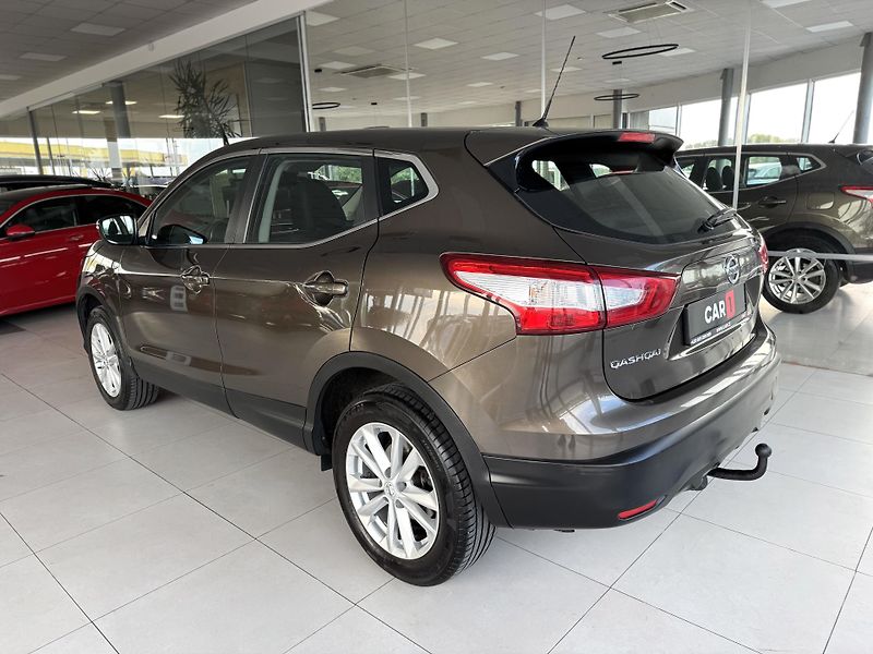 Nissan Qashqai 1,2DIG-T*Navi*Kamera*Tažné*ČR - fotka 7 z 32