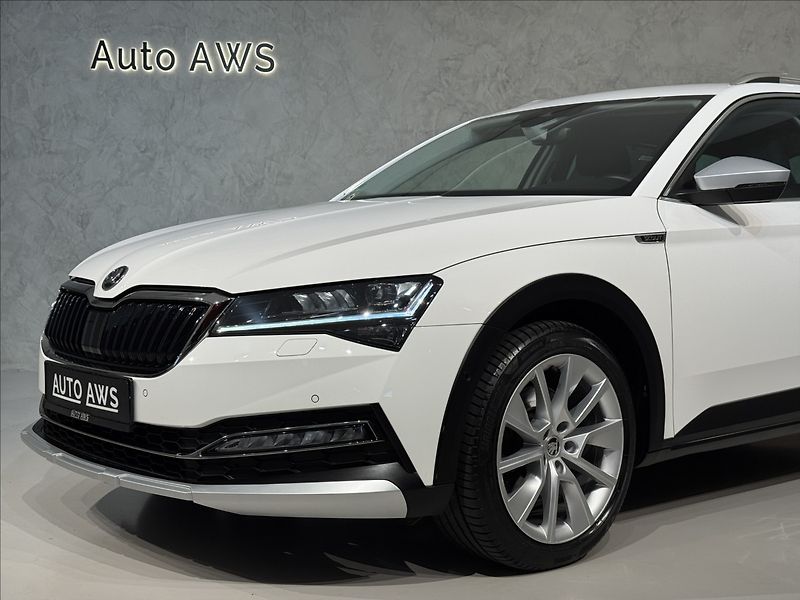 Škoda Superb 2,0 TDi  DSG 4x4 Scout Virtual - fotka 4 z 50