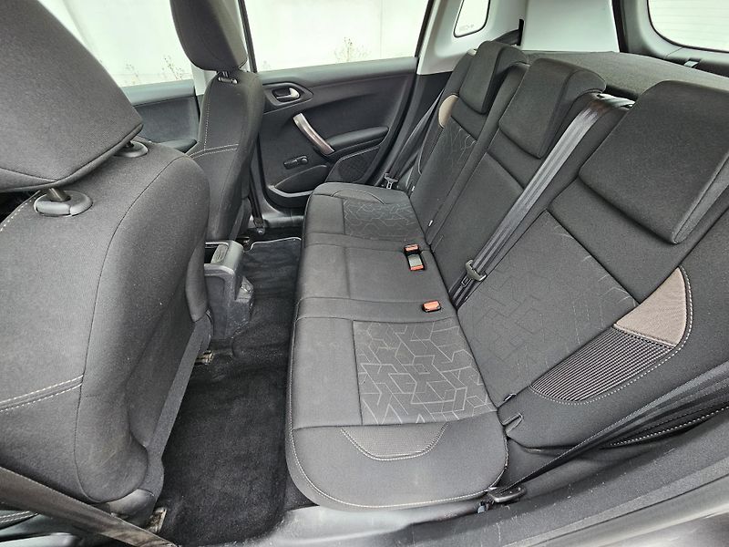 Peugeot 2008 (2016) 1.2i TAŽNÉ  - fotka 12 z 18