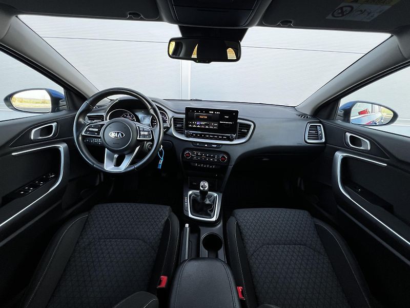 Kia Ceed SW TOP 1.4 T-GDI 103 kW Záruka - fotka 7 z 22