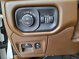 RAM 1500 5,7 HEMI LARAMIE 4x4 - náhled 18