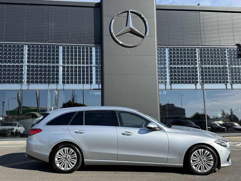 Mercedes-Benz Třídy C (2025) 220 d 4MATIC kombi - fotka 9 z 40
