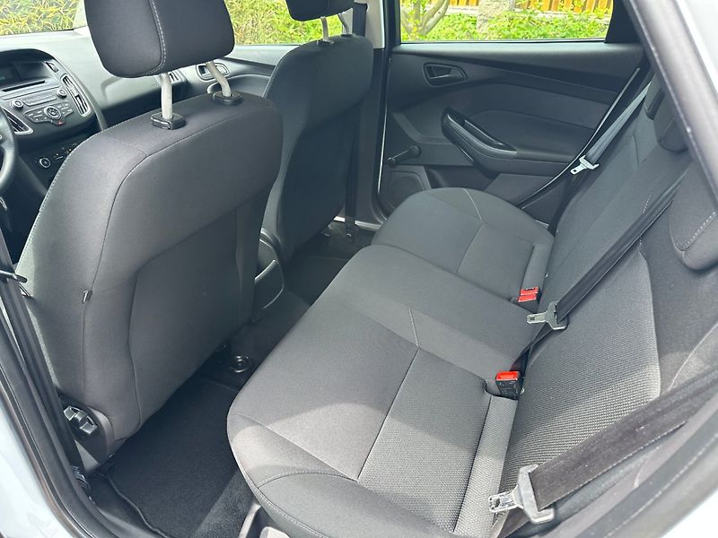 Ford Focus (2015) 1.0 EcoBoost 74kw - fotka 13 z 24