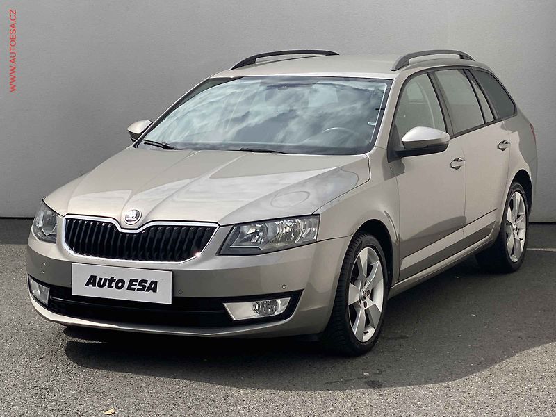 Škoda Octavia (2013) 2.0 TDi, Elegance - fotka 3 z 17