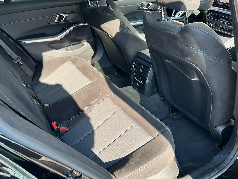 BMW Řada 3 320i M Sport Alcantara - fotka 4 z 9