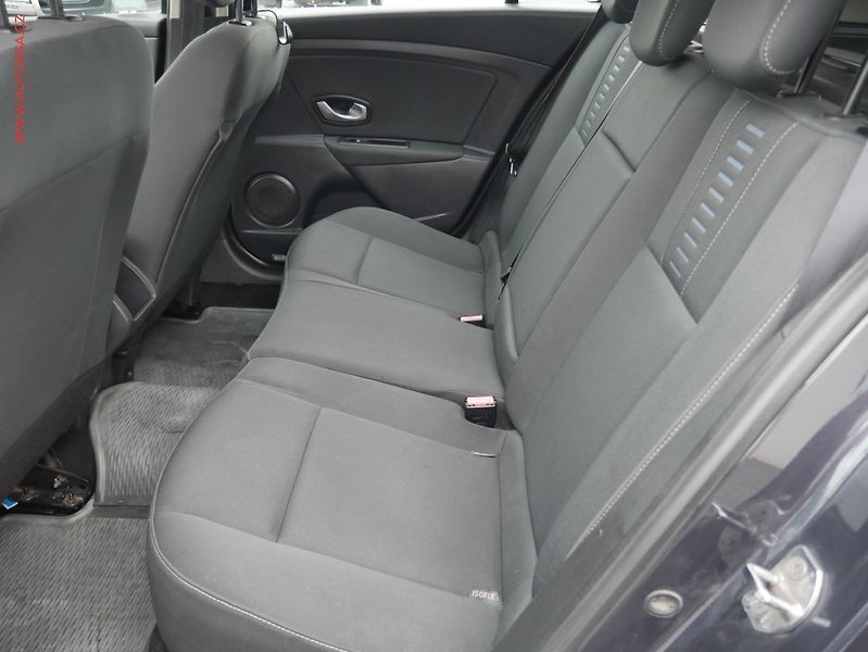 Renault Mégane (2010) 1.5 dCi, AC, temp. STK3/28 - fotka 10 z 18