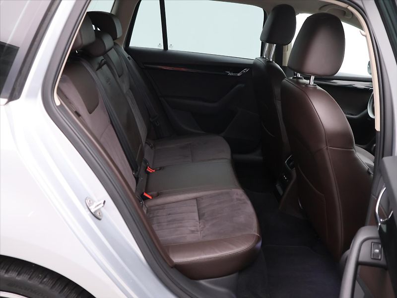 Škoda Octavia 2,0 TDI 135kW DSG 4x4 L&K - fotka 14 z 32