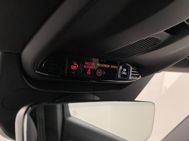 Volvo XC90 D5 AWD R-DESIGN AUT CZ - fotka 31 z 47