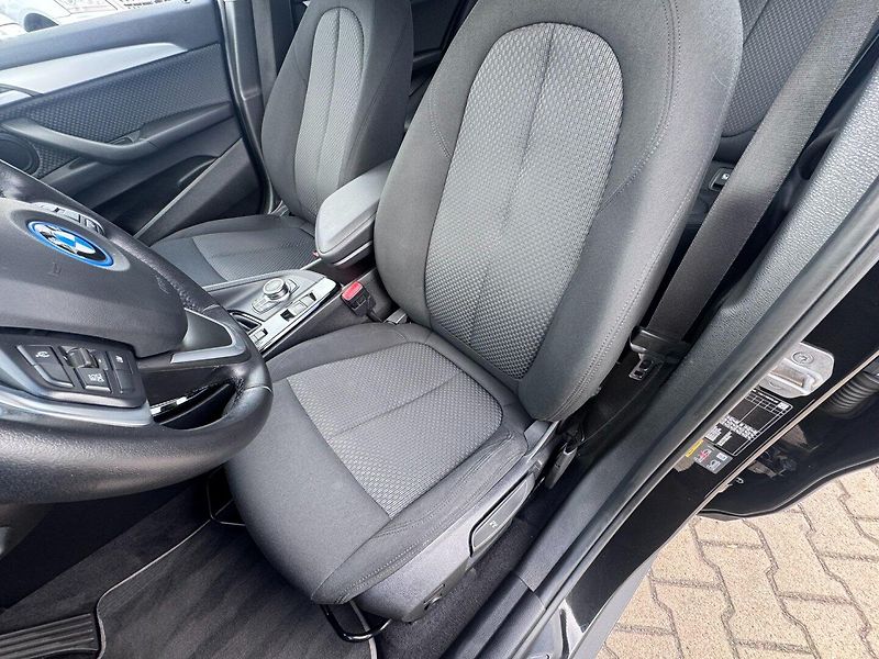 BMW X2 (2022) 4X4 25E 1,5i 162KW ZÁRUKA DPH - fotka 21 z 50