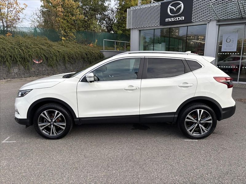 Nissan Qashqai 1,3 DIG-T Tekna PANORAMA TAŽNÉ - fotka 2 z 49