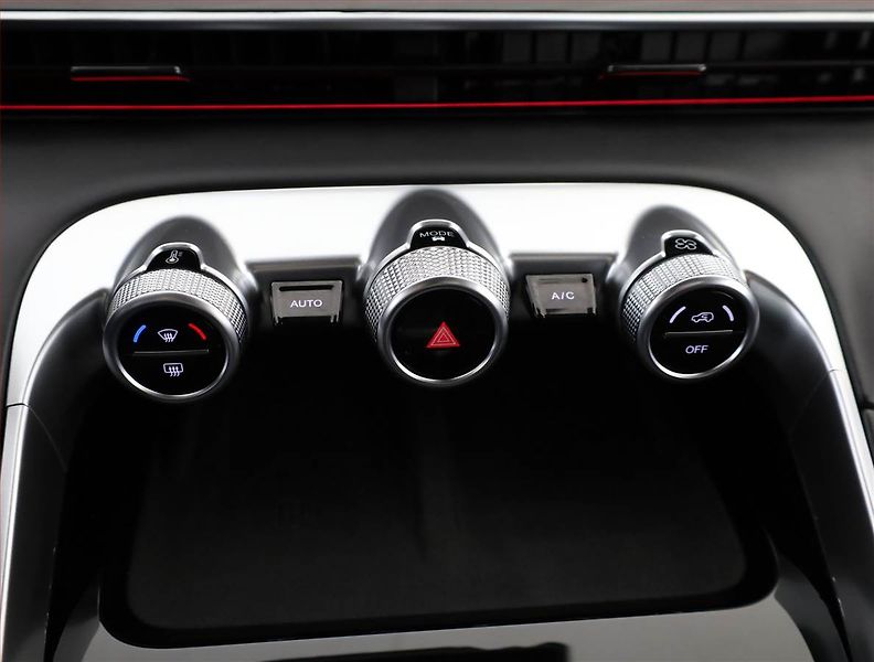 Omoda 9 (2026) SHS 1.5 PHEV - fotka 11 z 26