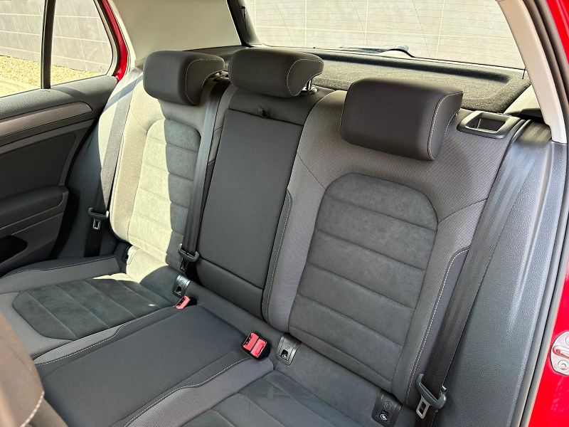 Volkswagen Golf 1.5TSI 110 kW, ČR, 1. MAJ, DPH - fotka 23 z 34