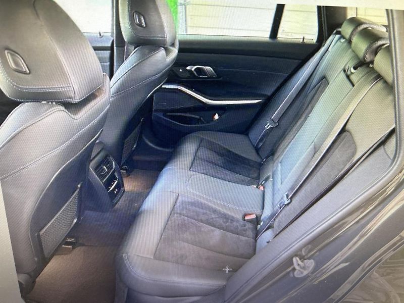 BMW Řada 3 TOURING 330D M SPORT 210kw 19A - fotka 6 z 6