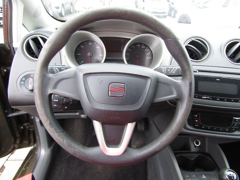 Seat Ibiza (2010) 1.6 TDi, ČR, Style - fotka 14 z 15