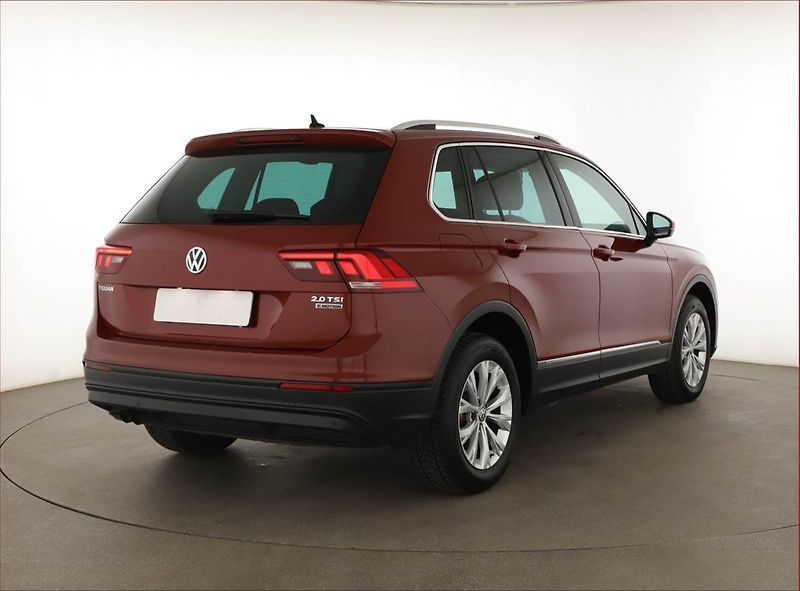 Volkswagen Tiguan (2017) Highline 2.0 TSI, 4X4 - fotka 5 z 21