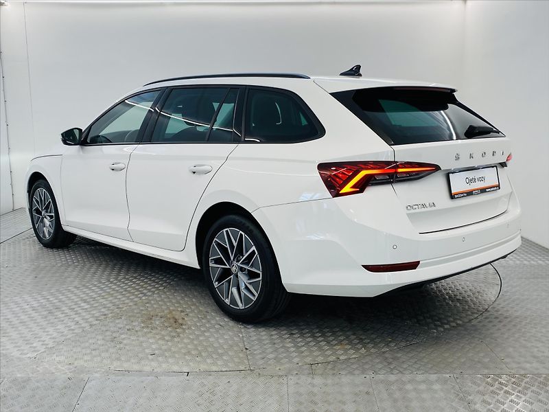 Škoda Octavia 2,0 TDI 110kW Style - fotka 24 z 27