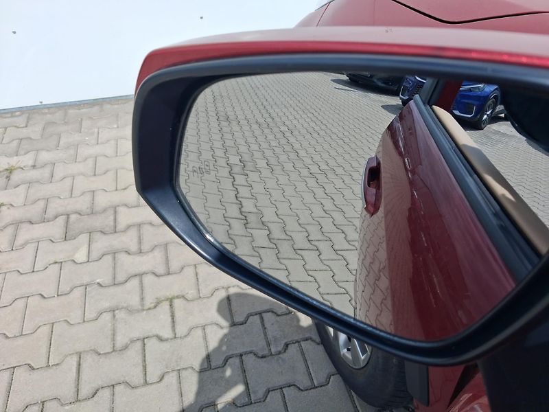 Toyota RAV4 2.5 HSD e-CVT FWD Executive - fotka 24 z 26