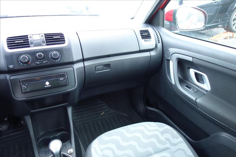 Škoda Fabia 1,2 i,ČR,2 MAJ.,SERV.KN.,KLIMA - fotka 18 z 44
