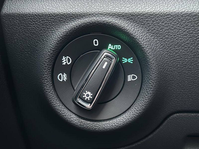 Škoda Kamiq 1.5 TSI Top selection - fotka 14 z 27