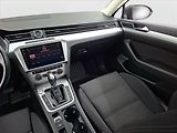 Volkswagen Passat (2018) 2.0 TDI, Automat, Navi - náhled 8