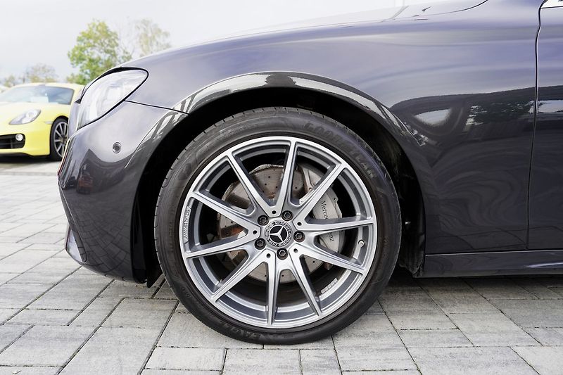 Mercedes-Benz Třídy E E 200 4Matic AMG/LED/360/ČR - fotka 14 z 44