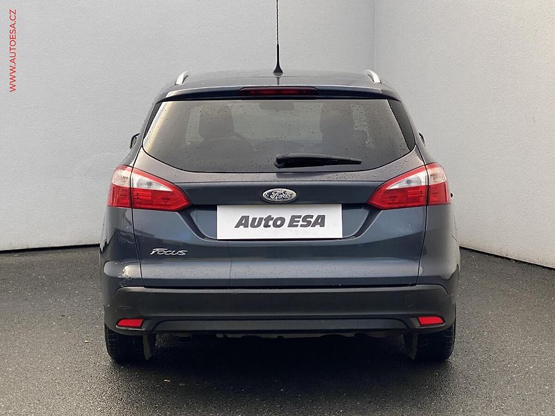 Ford Focus (2012) 1.6TDCi, ČR, AC, tempo - fotka 5 z 16