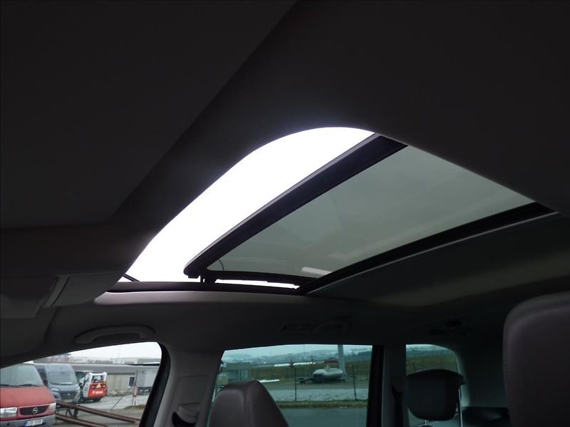 Volkswagen Sharan 2,0 TDI,Digi Klima,Navigace  H - fotka 56 z 67