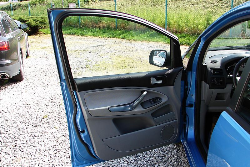 Ford C-MAX 1.6i 115PS KLIMA STK-ZADÁN! - fotka 15 z 34